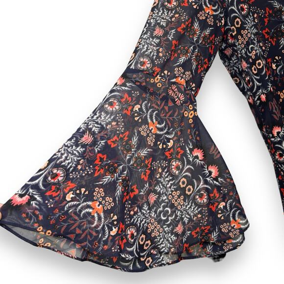 Vince Camuto Floral Chiffon Bell Sleeve Shift Dress Size 4 Notched V Neck - Picture 3 of 9